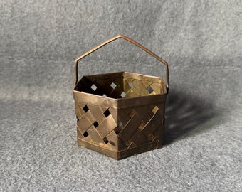Vintage Brass Basket Planter - Hexagon Woven Metal Trinket Dish, Hollywood Regency Boho Catchall, Mid Century Small Brass Basket with Handle