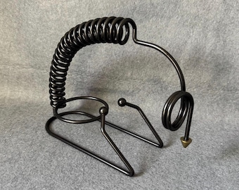 Postmodern Spiral Spring Wine Bottle Holder Retro Black Wire Sculptural Wine Rack with Brass Detail MCM Barware Decor Artistic Tabletop Gift