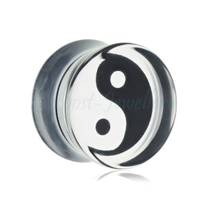 1 x Yin Yang double flared saddle plug – Picture in clear acrylic flesh tunnel Plug for ear stretcher sizes 8mm 10mm 12mm 14mm 16mm