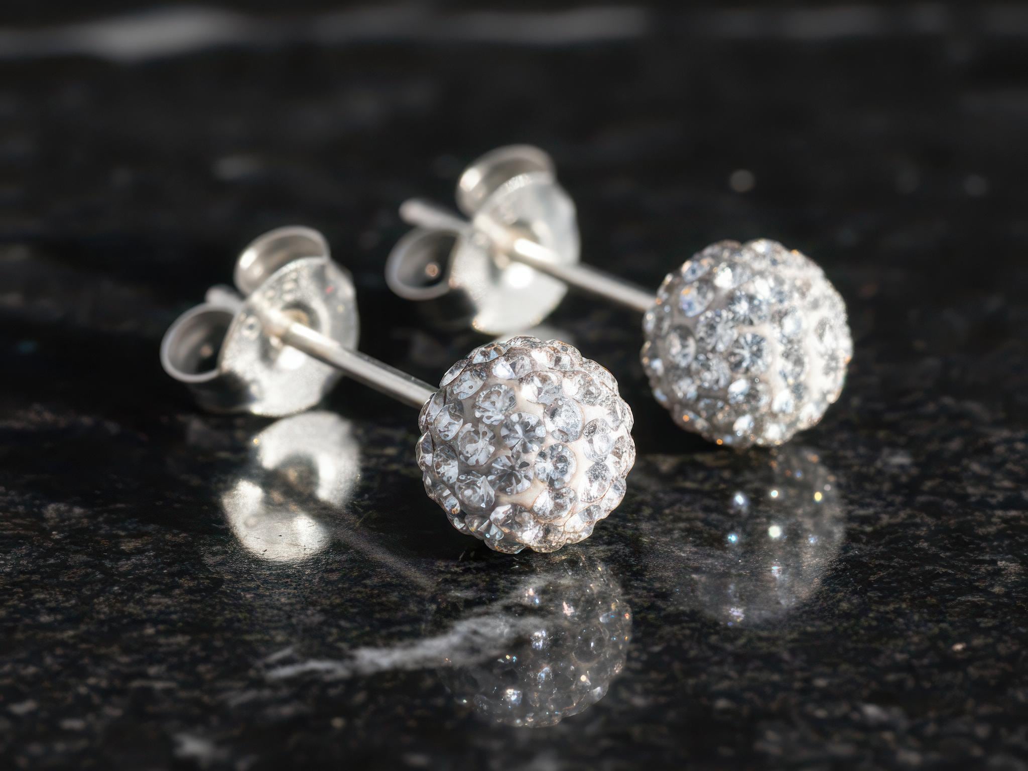 Orecchini a perno in argento Sterling 925 a forma di fiore