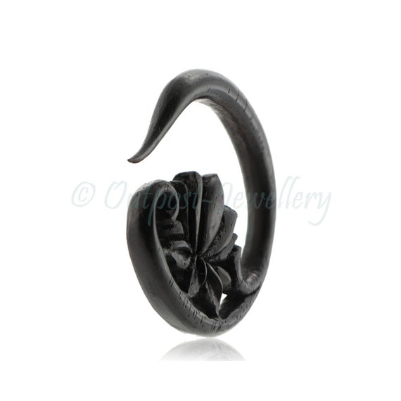 Fleur de lotus en bois sculpté crochet doreille cintre talon griffe plug  civière conique tribal corps piercing jauge 3mm 4mm 5mm 6mm 8ga 6ga 4ga 2ga  -  France