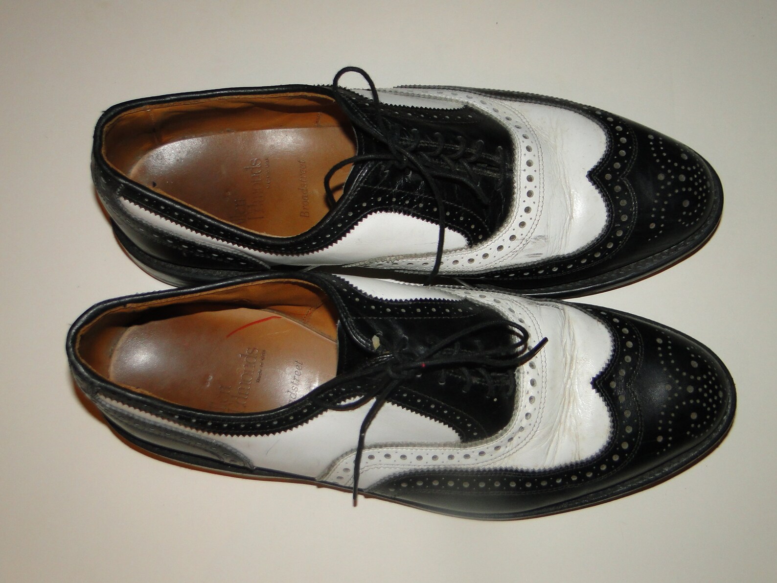 allen edmonds two tone wingtip