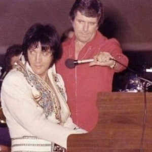 Elvis Fridge Magnet---1977 &#39;Unchained Melody&#39; Elvis at the piano with Charlie Hodge