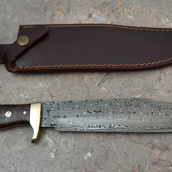 Custom Made Damascus Steel Hunting Knife / BushCraft Knife / Fixed Blade Knife Walnut / Olive Wood Handle (SK127)