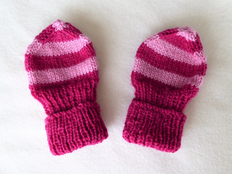 Handknitted set for newborn. Eliza set
