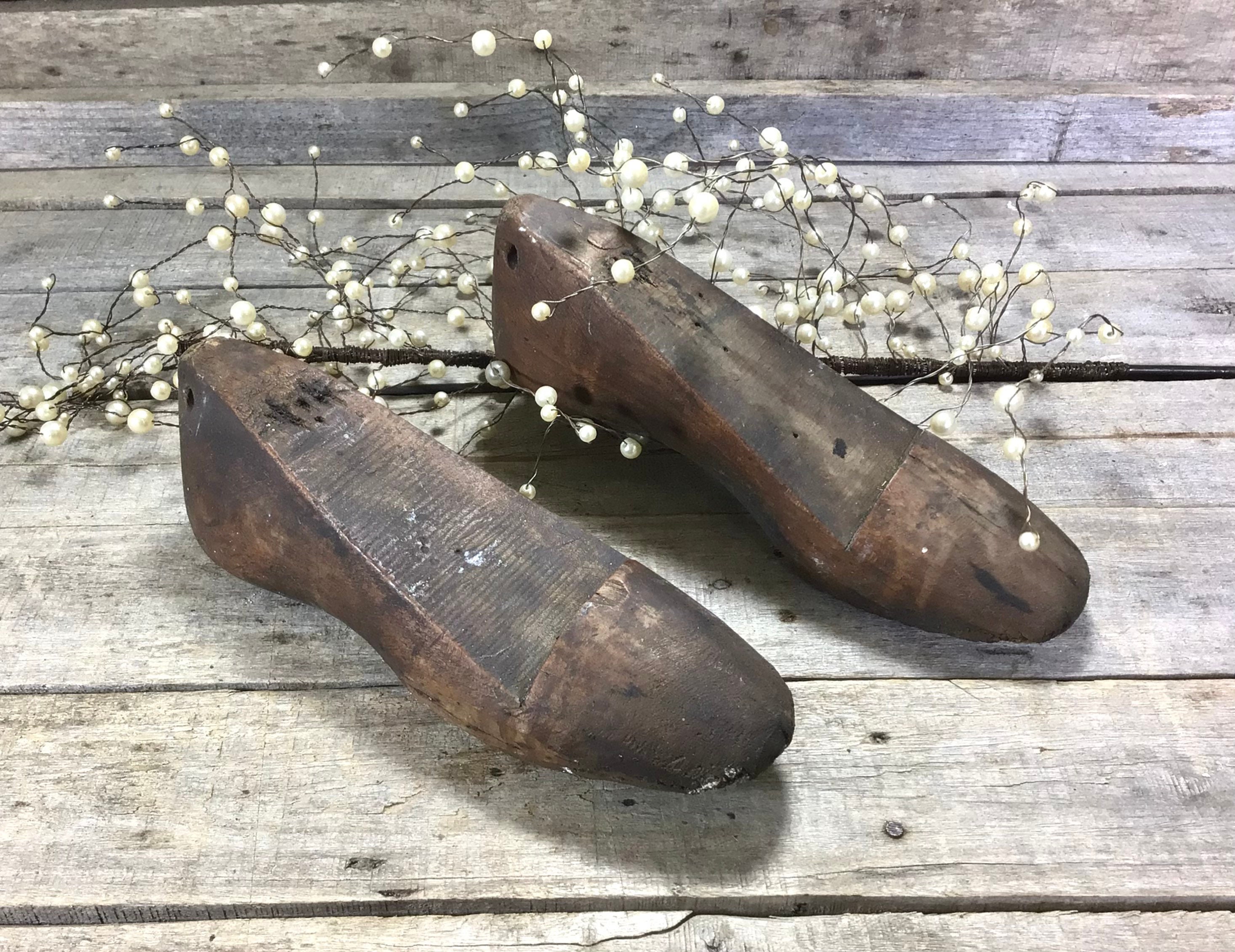 Schoenen Inlegzolen & Accessoires Schoenenrekken Pair Antique Wood Ballet Shoe Forms 