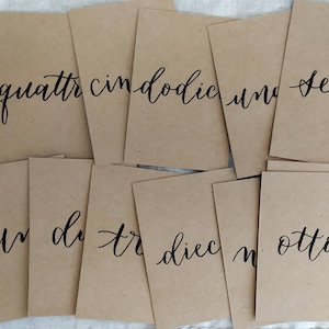 Segnatavolo con scritta calligrafica / numero tavolo personalizzabile