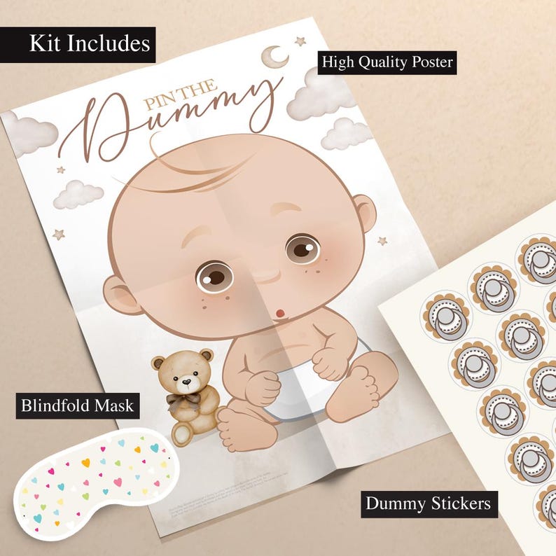 Op de afbeelding: Een babyshower-spelset met een poster met een cartoonbaby, een teddybeer en de tekst "Pin the Dummy". Inclusief een blinddoek met hartpatronen en fopspeenstickers. De set is ontworpen voor een babyshower.