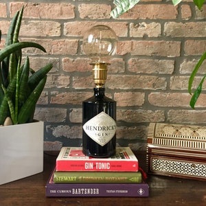 Hendrick's Gin upcycled Bottle Lamp, lamp bottle. Hendrick's table lamp. Studio and living room lamp bottle. Gift idea, lighting, light, led