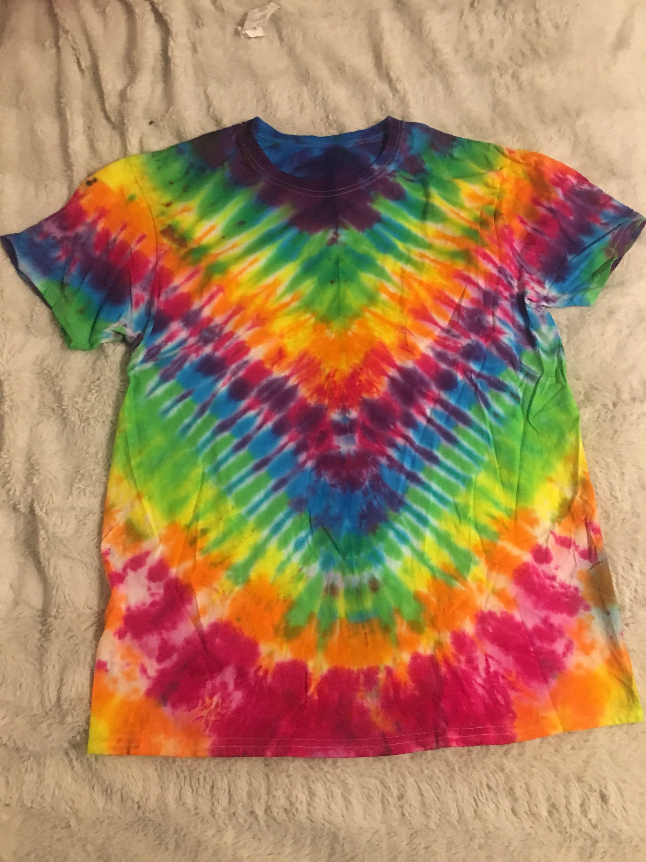 Rainbow 'V' Pattern Tie-dye T-shirt | Etsy