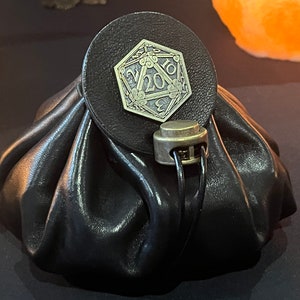 D20 tärningsväska | Handgjord lädertärningsväska | RPG-present till DnD, Pathfinder, LARP | VANLIG