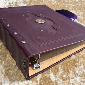Pasta de couro A4 fantasia 'Deusa Tripla' Bruxaria, D&D, RPG, adereço, livro de tomo Grimório em branco