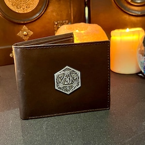 Cartera marrón / D20 plateado / Regalo de DnD / Regalo de DM / Dungeons and Dragons / Pathfinder / RPG / Monedero / Unisex