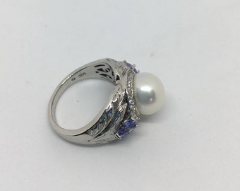 Unique .925 Silver Pearl & Tanzanite Statement Ring! Freshwater Pearl / Tanzanite.  Sz 7 3/4. Best Gift for her!