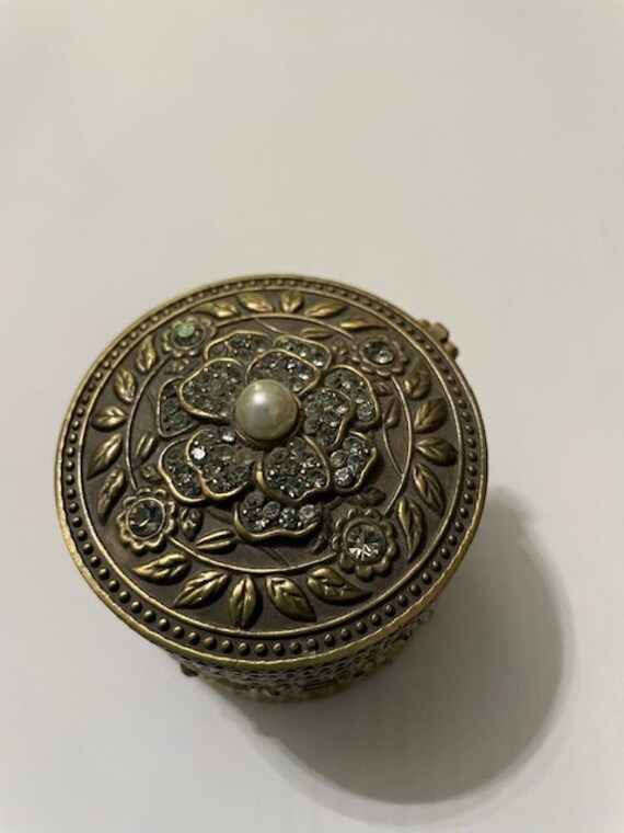 Heidi Daus Bold Statement Ring with Case - image 4