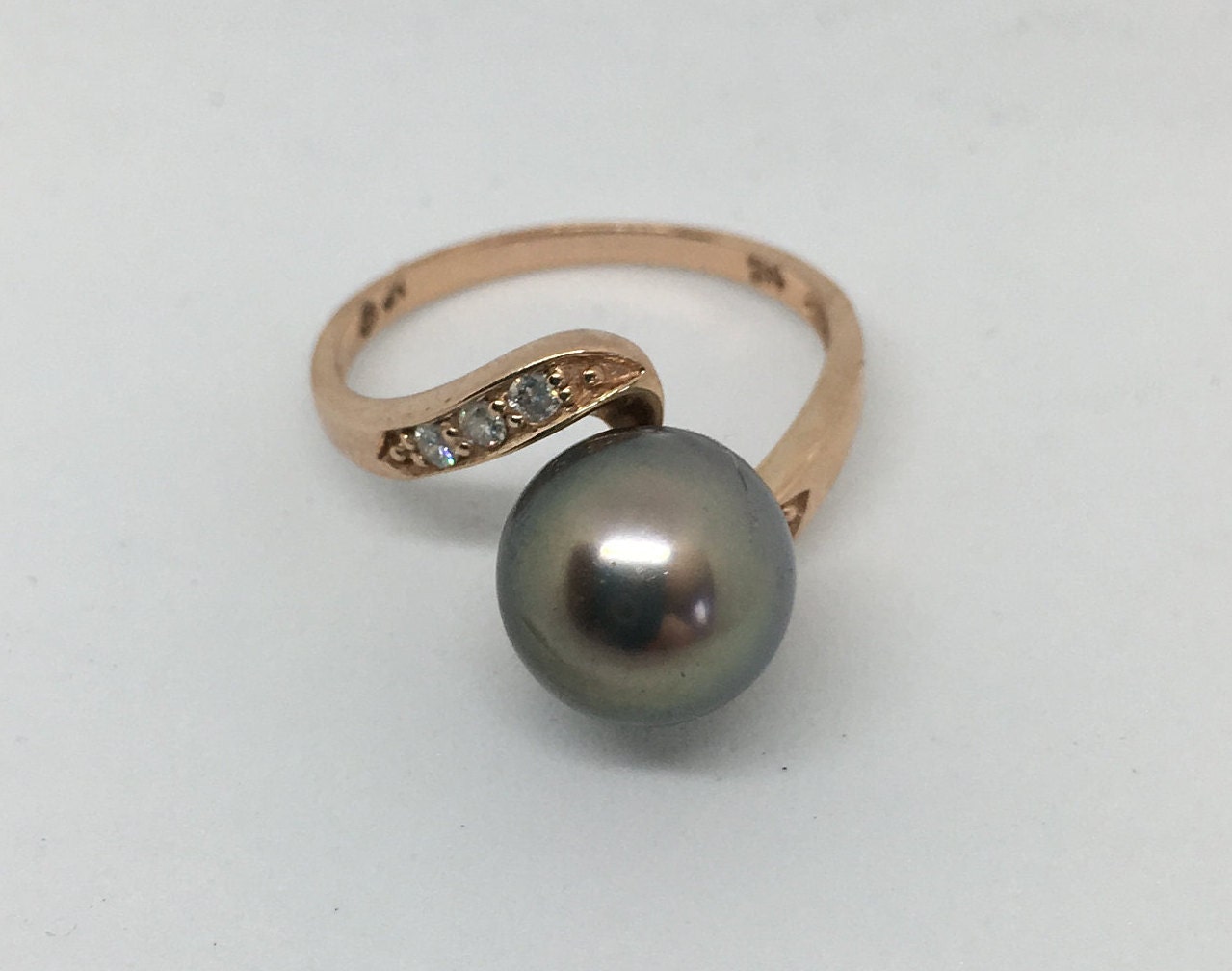 Rose Gold Diamond Pearl Ring
