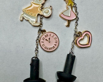 Alice in Wonderland Earring ear plugs