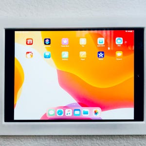 iPad 10.2 7e/8e/9e generatie (2019/2020/2021), iPad 5e/6e generatie (2017/2018) wandmontage, tabletstandaard, iPad-standaard, wandhouder, iPad-houder