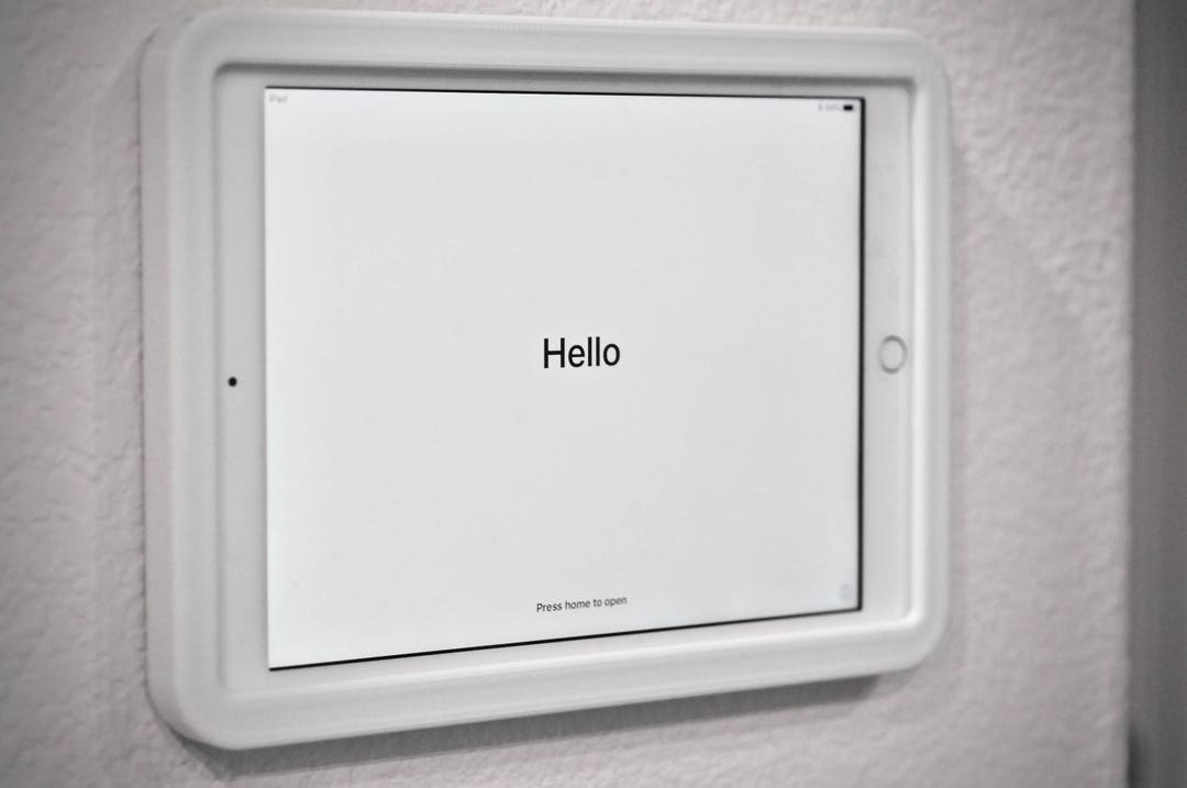 IPad 9.7 5th 6th Generation 2017 2018, iPad Air 1 and 2, Wall