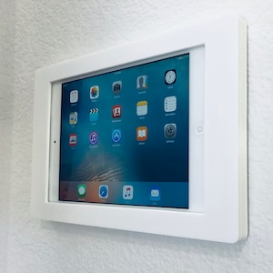 White iPad Mini 1/2/3 Wall Mount: 3D Printed Tablet Stand