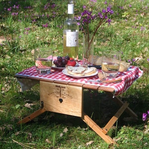 Customizable Picnic Basket That Converts Into a Table – Handcrafted ...