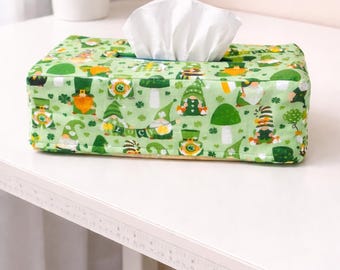 Funda para caja de pañuelos del Día de San Patricio: Funda de tela con diseño de trébol de duende verde para caja rectangular de pañuelos. Decoración de baño con gnomo de la suerte.