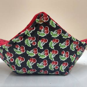Microwavable Bowl Cozy Miniature Black and White Cherry quilted cotton reversible microwavable soup bowl holder