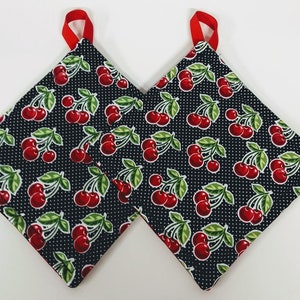 Pot holder for kitchen Pot Holder Set Oven Hot Pad Pot Holder for Cooking or Baking in a Large Cherry Fabric Print