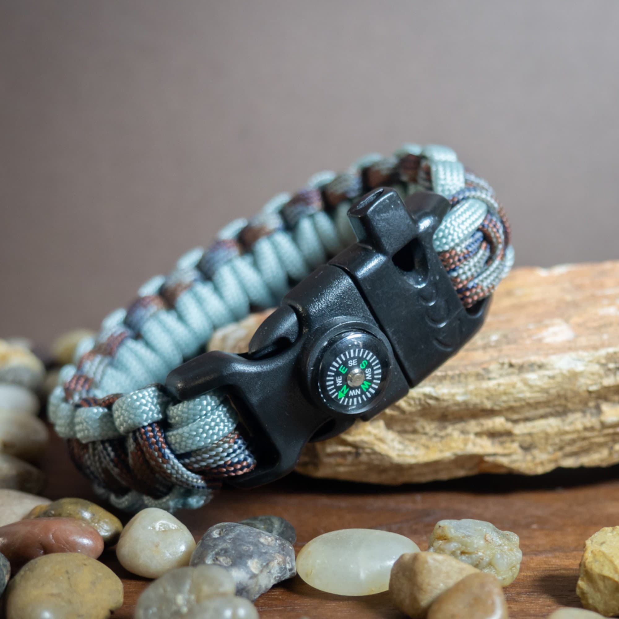 Paracord Survival Bracelet | Flint Steel Fire Starter, Whistle, Compass,  Hiking Accessories, Wild Camping | Fruugo AE