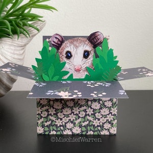 Opossum Karte. 3D-Box-Karte Blank oder personalisiert; Geburtstags-Danksagung, Muttertag, Hochzeit, Jubiläum, Weihnachten. Geschenkkartenhalter.