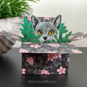 Carte chat gris bleu. Carte boîte 3D, vierge ou personnalisée pour ; Anniversaire, fête des mères ou des pères, mariage, anniversaire. Porte-cartes cadeau.