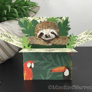 Carte d'anniversaire 3D paresseux. Fait main, vierge, peut être personnalisé pour toutes les occasions. Porte-cartes cadeau.