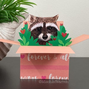 Waschbär Karte. 3D Box Karte zum Valentinstag, Hochzeit, Jubiläum Geschenkkartenhalter. Blanko oder Personalisierte Waschbär ""always & forever"" Karte.