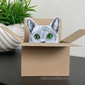 Boîte en carton gris blanc chat. Le chat original dans une boîte. personnalisé ; anniversaire, fête des mères, fête des pères, Noël. Porte-cartes cadeau.
