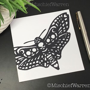 Décès Carte de papillon de nuit de faucon de tête. Carte d’anniversaire, de mariage, de fiançailles ou d’anniversaire gothique ou emo peut-être.