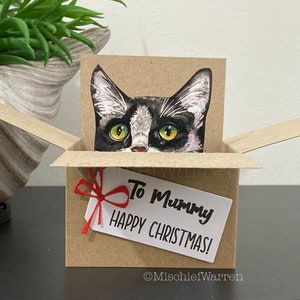 Carte de chat smoking. La carte originale Le chat dans une boîte. personnalisé ; anniversaire, fête des pères ou des mères, merci, Noël. Porte-cartes cadeau.