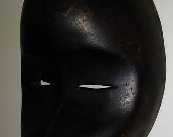 Máscara de pájaro Dan antigua de madera tallada