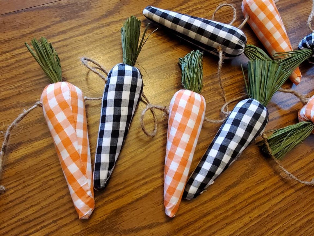 Buffalo Plaid Carrot Garland / Easter Carrots Swag / Farmhouse Easter