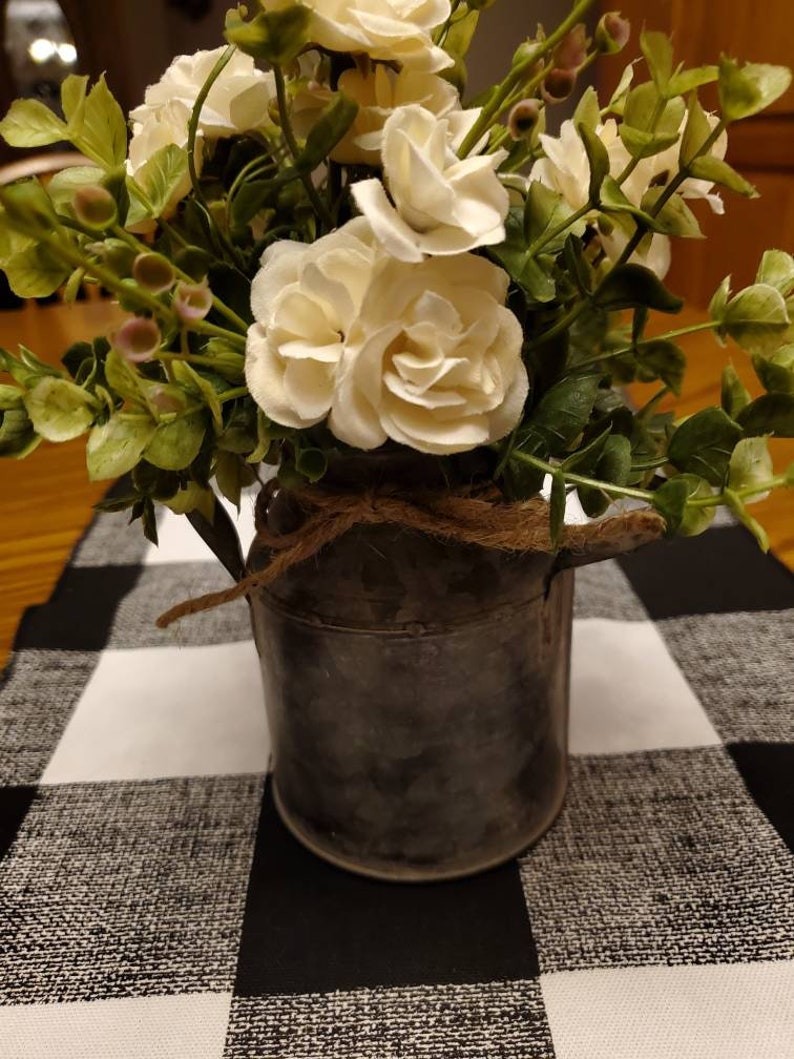 Farmhouse Centerpiece / Farmhouse Decor / Rustic Milk Can with Eucalyptus / Farmhouse Table Arrangement / Galvanized Greenery Arrangement 画像 2