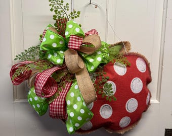 Teacher Gift / Back to School / Burlap Apple / Door Hanger / Apple Wreath / Teacher Door Decor / Apple Decor / Farmhouse Decor / Burlap Bow