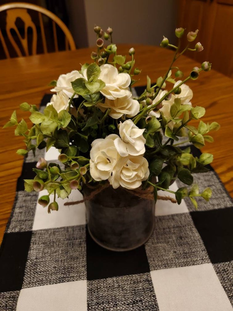 Farmhouse Centerpiece / Farmhouse Decor / Rustic Milk Can with Eucalyptus / Farmhouse Table Arrangement / Galvanized Greenery Arrangement 画像 10