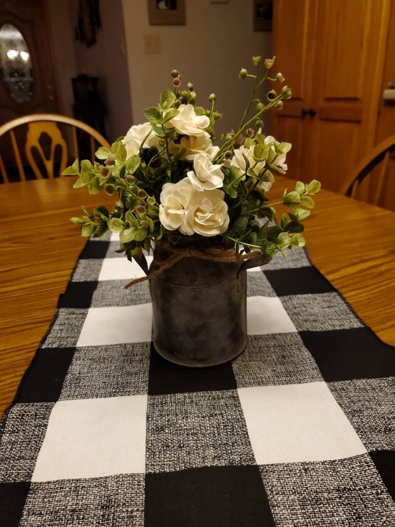 Farmhouse Centerpiece / Farmhouse Decor / Rustic Milk Can with Eucalyptus / Farmhouse Table Arrangement / Galvanized Greenery Arrangement 画像 3