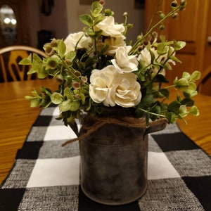 Farmhouse Centerpiece / Farmhouse Decor / Rustic Milk Can with Eucalyptus / Farmhouse Table Arrangement / Galvanized Greenery Arrangement 画像 5