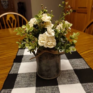 Farmhouse Centerpiece / Farmhouse Decor / Rustic Milk Can with Eucalyptus / Farmhouse Table Arrangement / Galvanized Greenery Arrangement 画像 7