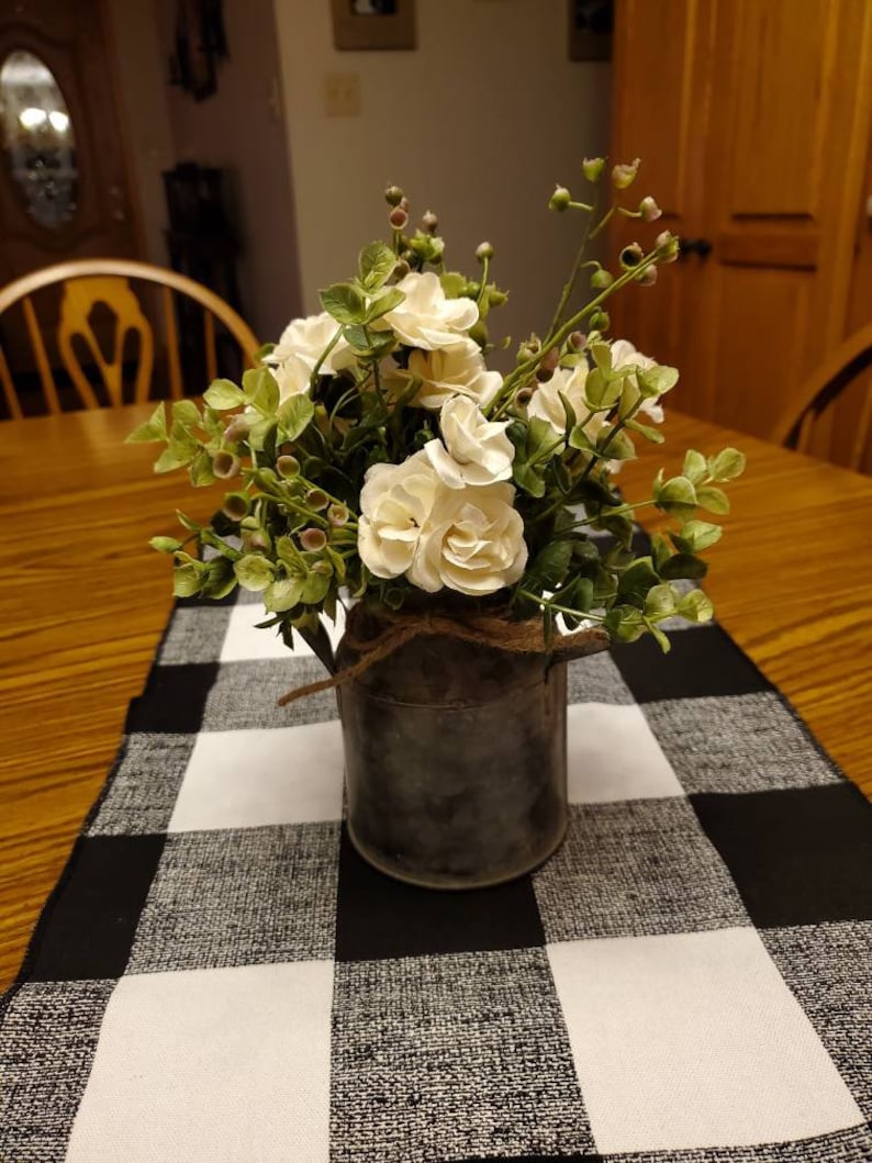 Farmhouse Centerpiece / Farmhouse Decor / Rustic Milk Can with Eucalyptus / Farmhouse Table Arrangement / Galvanized Greenery Arrangement 画像 7