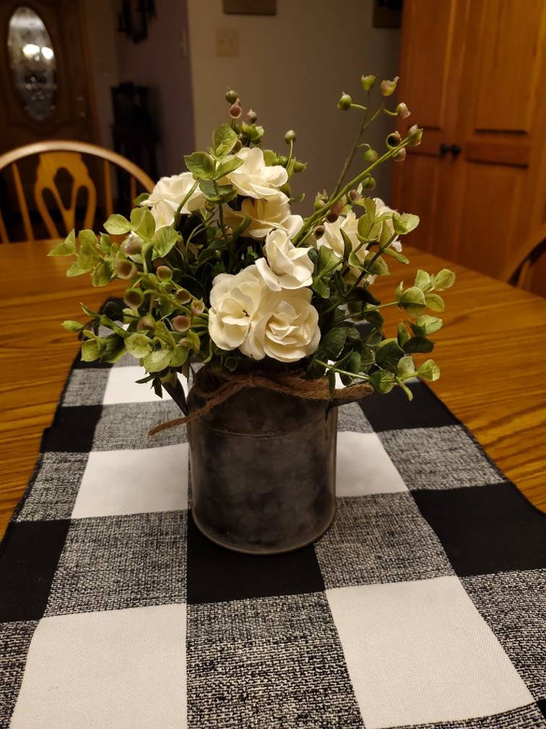 Farmhouse Centerpiece / Farmhouse Decor / Rustic Milk Can with Eucalyptus / Farmhouse Table Arrangement / Galvanized Greenery Arrangement 画像 8