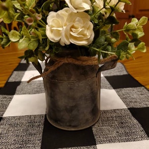 Farmhouse Centerpiece / Farmhouse Decor / Rustic Milk Can with Eucalyptus / Farmhouse Table Arrangement / Galvanized Greenery Arrangement 画像 6