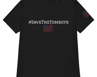 Camiseta patriótica de cuello en V para mujer #SaveTheTomboys