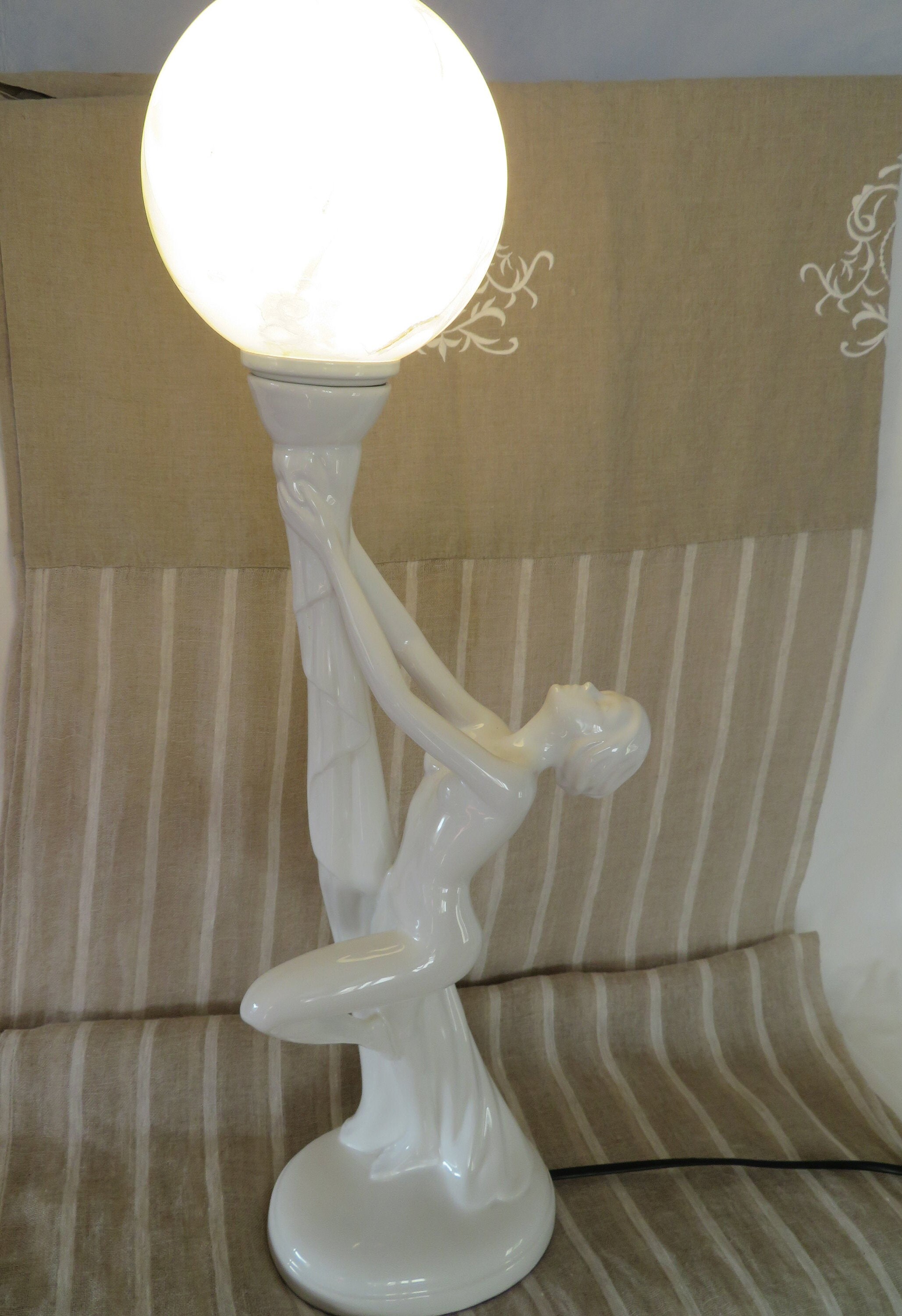 Jugendstil Art Keramik Stehlampe weiße nakte Frau Kugellampe | Etsy