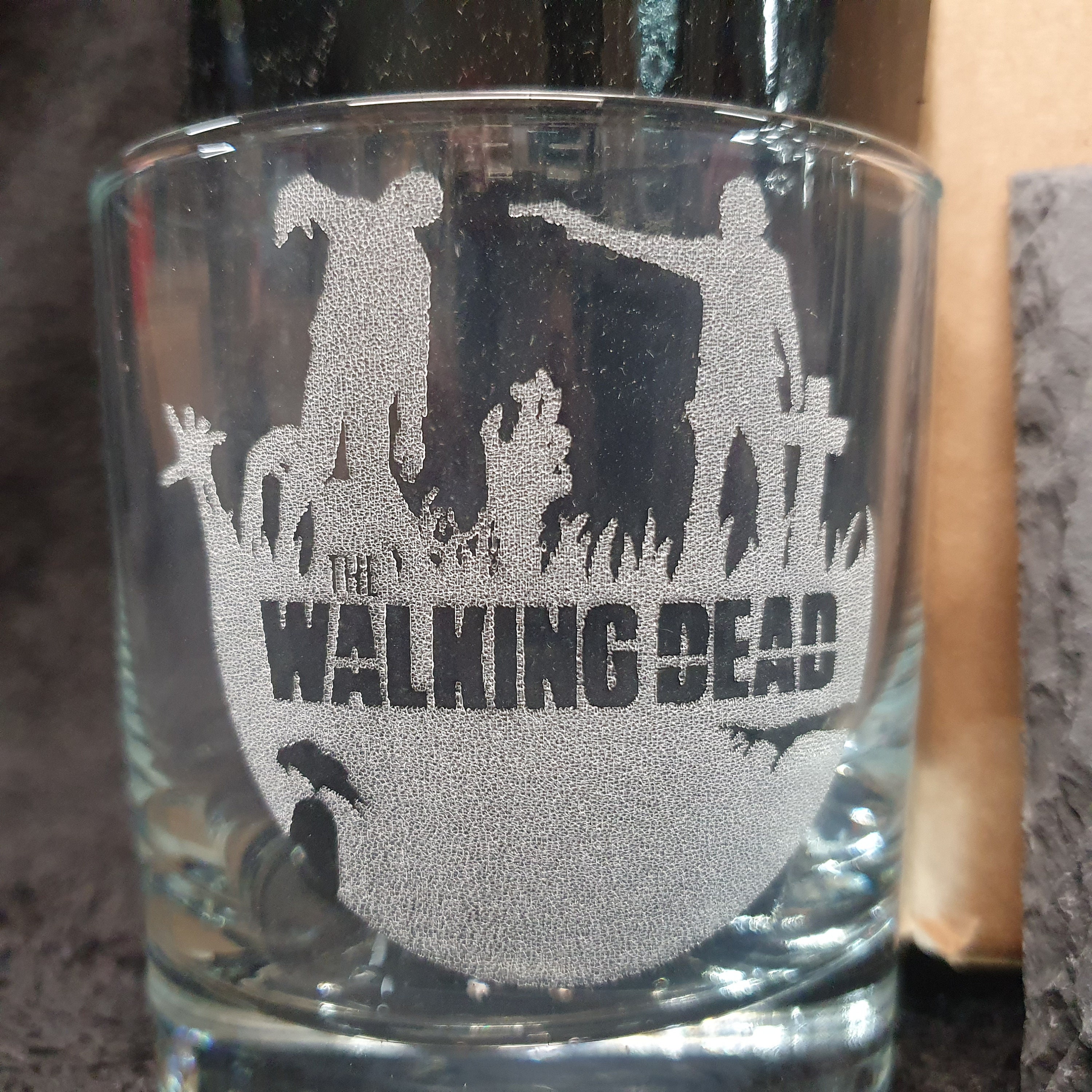 Walking Dead decanter gift box set can be personalised with Etsy